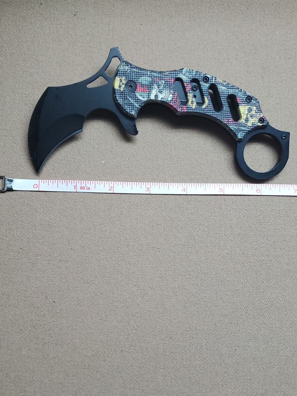 Karambit Folding Knife with Black Blade and Patterned Handle